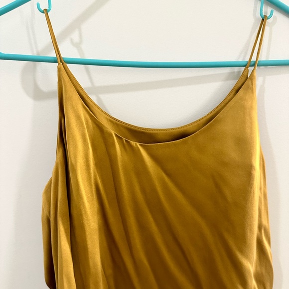 Silk camisole with details buttons on both sides - Picture 8 of 8